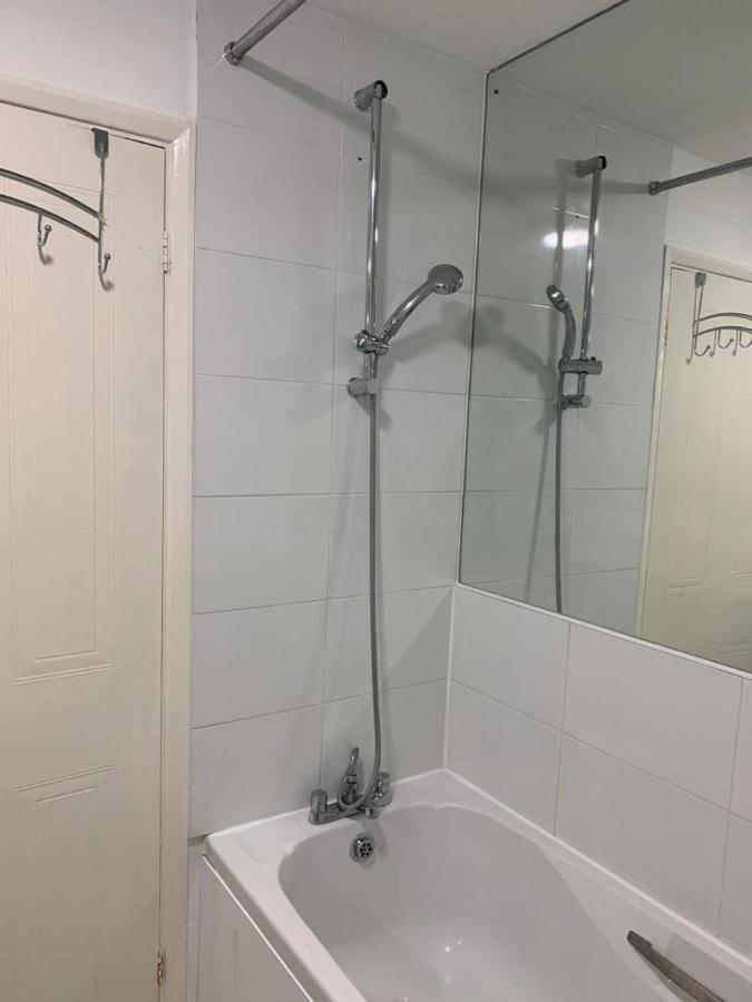 Charming 2-Bed House In London Villa Luaran gambar